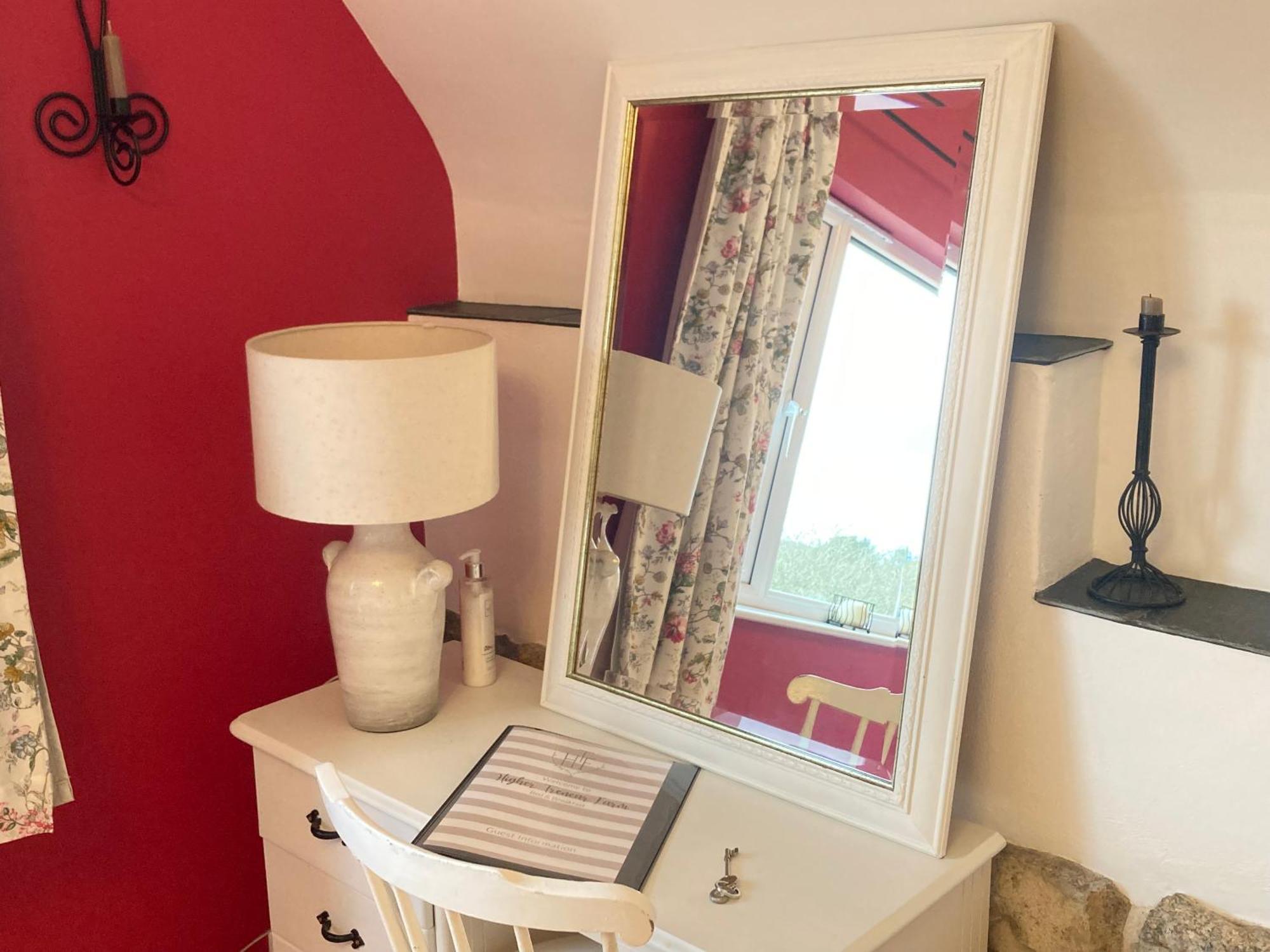 Higher Trenear Farm B&B ヘルストン 部屋 写真